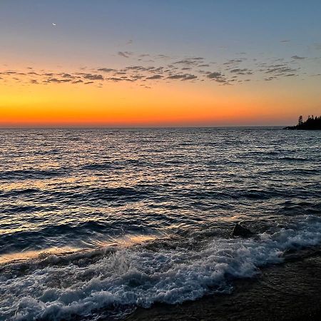 Shoreline Inn Ґранд-Марей Екстер'єр фото